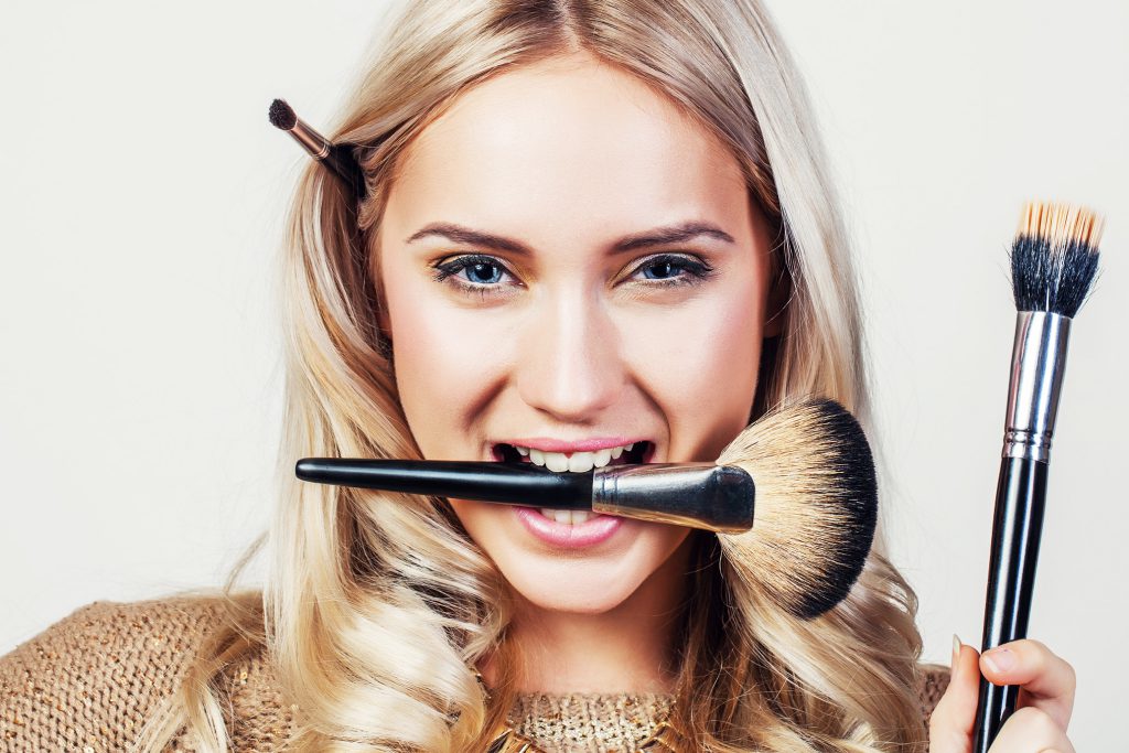 <html>
<head>
  <title>Tricks για το ατελέσφατο φόντο – Μακιγιάζ χωρίς αποτέλεσμα μάσκας</title>
</head>
<body>
  Τεχνικές για το ατελέσφατο φόντο – Μακιγιάζ χωρίς επιδείξεις μάσκας