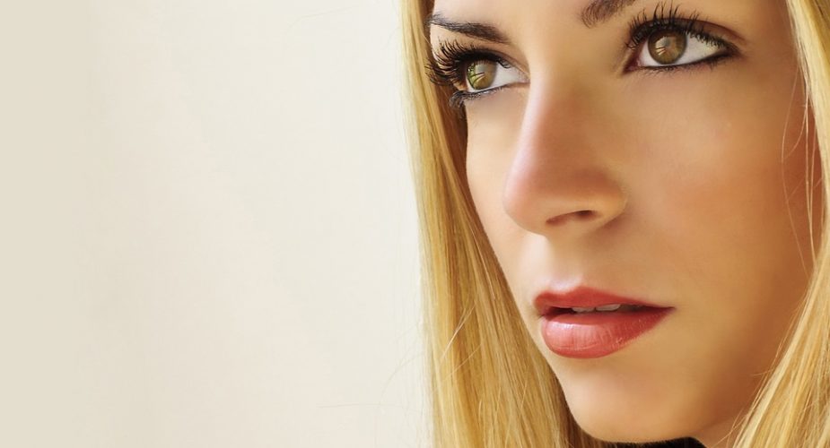 Περισσότερο απ’ ό,τι θα φανταζόσαστε Επιτυχημένοι Τρόποι για να Κάνετε τα Μαλλιά σας Μεγαλύτερα και Στερεότερα